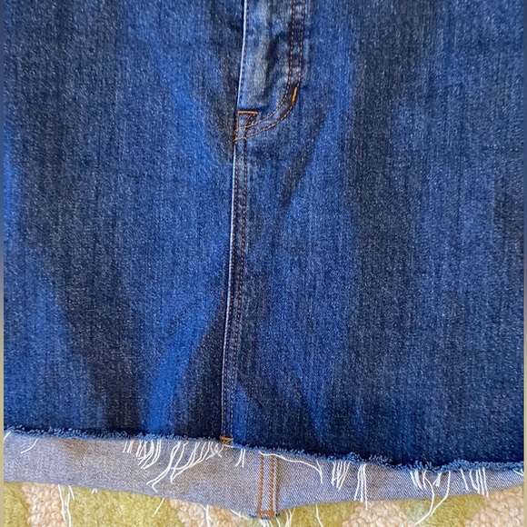 Madewell Stretch Step Hem Straight Frayed Denim Mini Skirt - 29 - Picture 6 of 16
